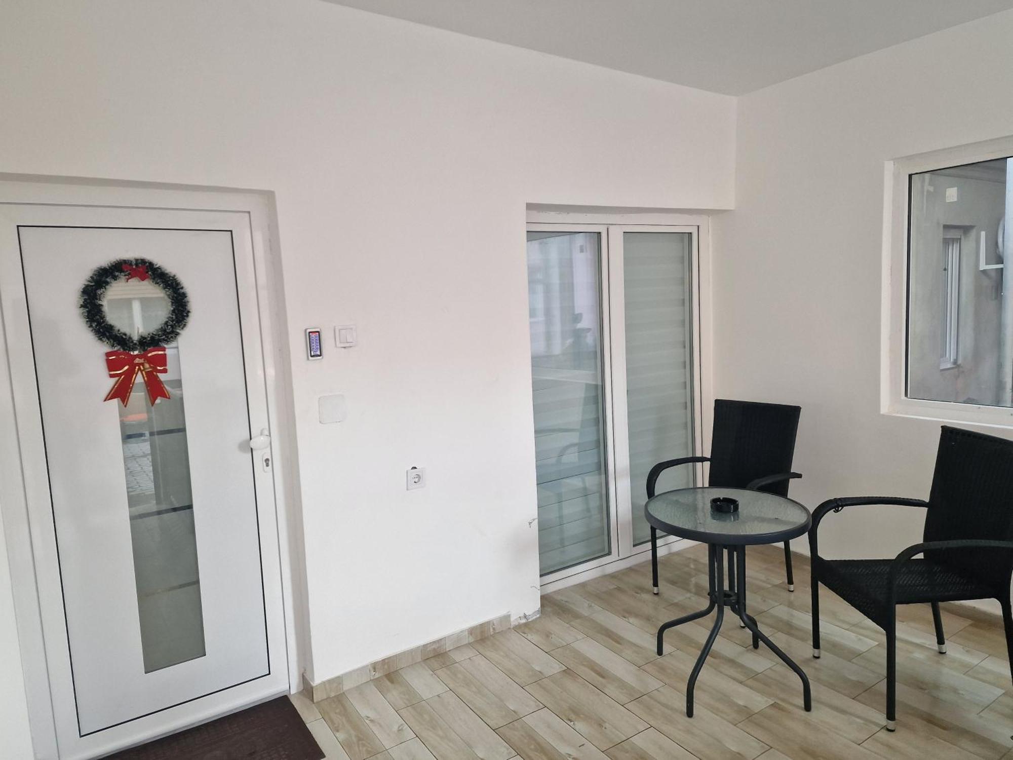 Zed Apartmani Leskovac Лесковац Экстерьер фото