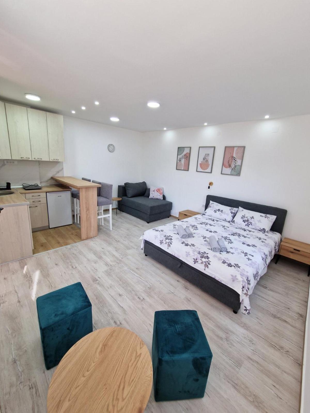 Zed Apartmani Leskovac Лесковац Экстерьер фото